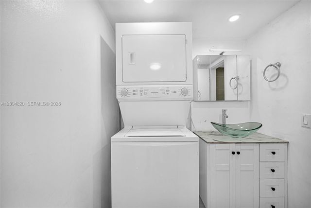 13101 Memorial Highway 104, North Miami, FL 33161