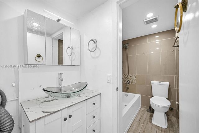 13101 Memorial Highway 104, North Miami, FL 33161