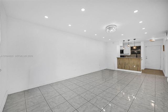 13101 Memorial Highway 104, North Miami, FL 33161
