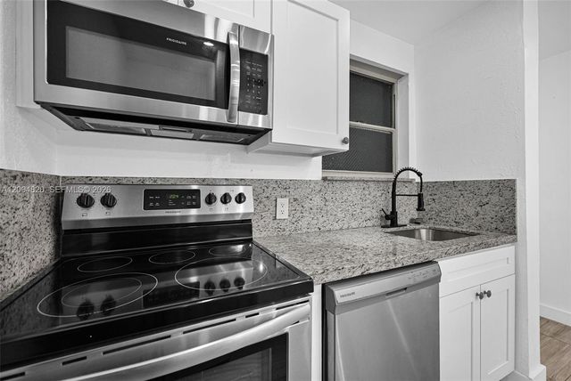 13101 Memorial Highway 104, North Miami, FL 33161