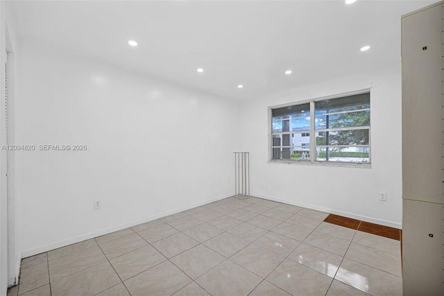 13101 Memorial Highway 104, North Miami, FL 33161