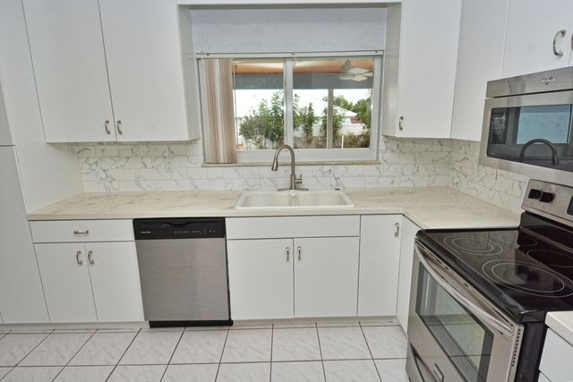 420 SE Streamlet Avenue, Port St. Lucie, Port St Lucie, FL 34983