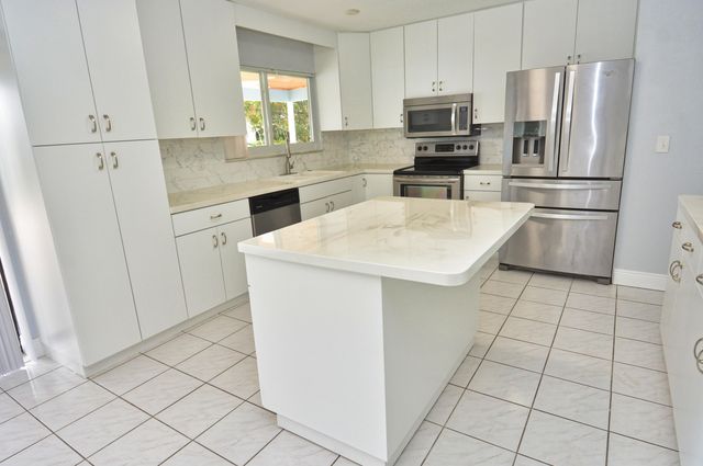 420 SE Streamlet Avenue, Port St. Lucie, Port St Lucie, FL 34983