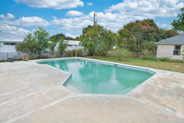 420 SE Streamlet Avenue, Port St. Lucie, Port St Lucie, FL 34983