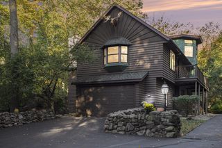 8425 Oakside Street, Portage, MI 49002