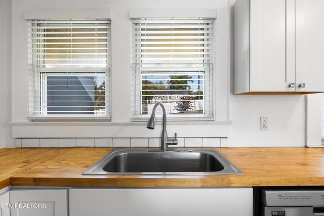 2321 Coker Ave, Knoxville, TN 37917