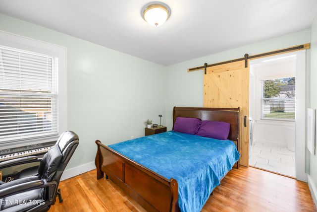 2321 Coker Ave, Knoxville, TN 37917