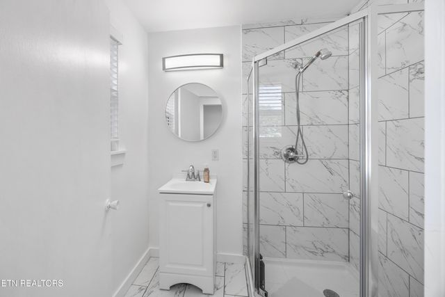 2321 Coker Ave, Knoxville, TN 37917