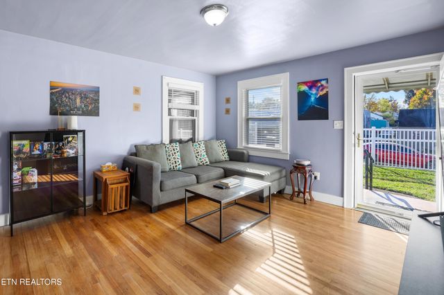 2321 Coker Ave, Knoxville, TN 37917