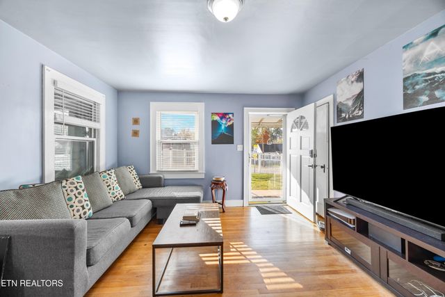 2321 Coker Ave, Knoxville, TN 37917