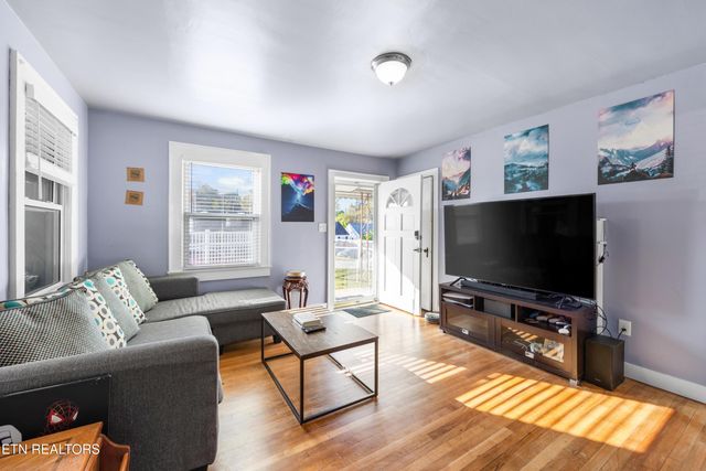 2321 Coker Ave, Knoxville, TN 37917