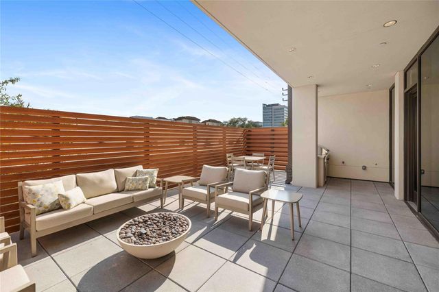 2323 W Main Street 305, Houston, TX 77098