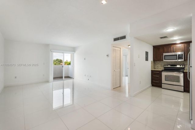 411 SW 37th Ave 2B, Miami, FL 33135