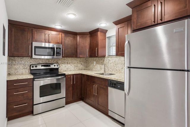 411 SW 37th Ave 2B, Miami, FL 33135