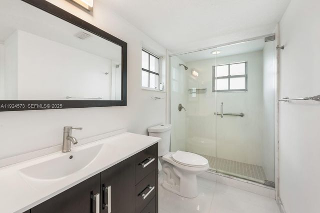 411 SW 37th Ave 2B, Miami, FL 33135