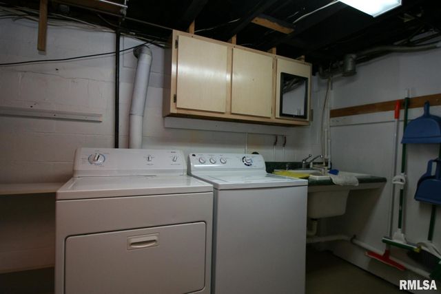 2135 W HARPER Terrace, Peoria, IL 61604