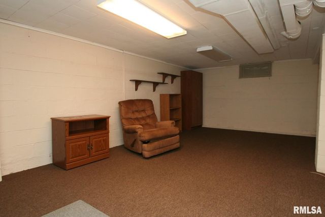 2135 W HARPER Terrace, Peoria, IL 61604