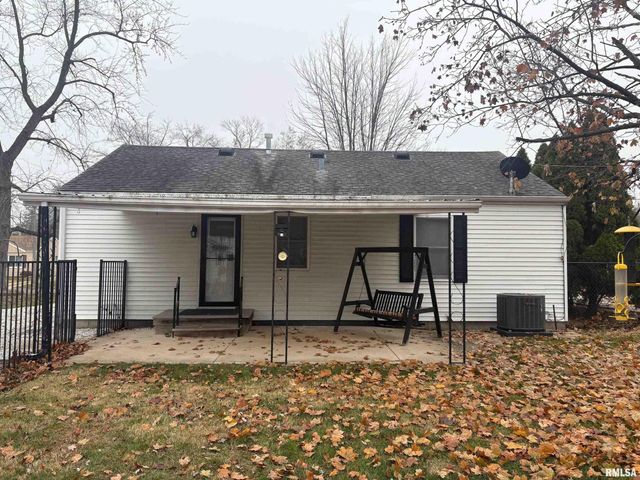 2135 W HARPER Terrace, Peoria, IL 61604