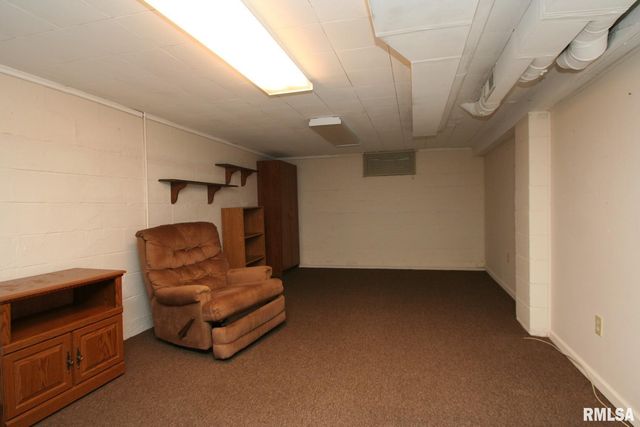 2135 W HARPER Terrace, Peoria, IL 61604