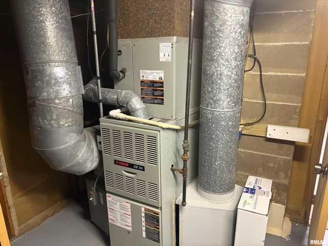 2135 W HARPER Terrace, Peoria, IL 61604