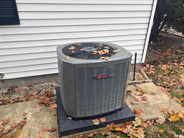 2135 W HARPER Terrace, Peoria, IL 61604