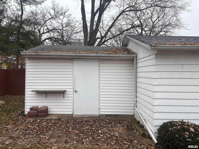 2135 W HARPER Terrace, Peoria, IL 61604