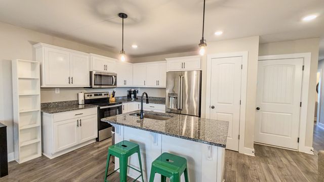 414B Oak St, Clarksville, TN 37042