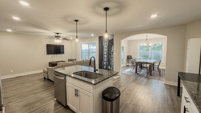 414B Oak St, Clarksville, TN 37042