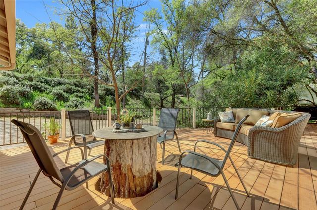 17862 Foxtail Dr, Penn Valley, CA 95946