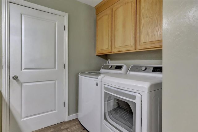 17862 Foxtail Dr, Penn Valley, CA 95946