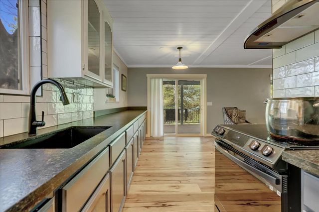 17862 Foxtail Dr, Penn Valley, CA 95946