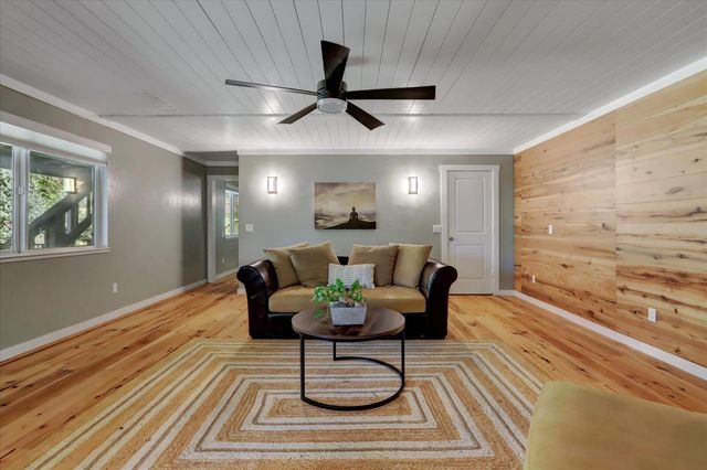 17862 Foxtail Dr, Penn Valley, CA 95946