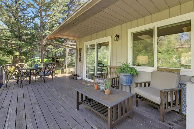 17862 Foxtail Dr, Penn Valley, CA 95946