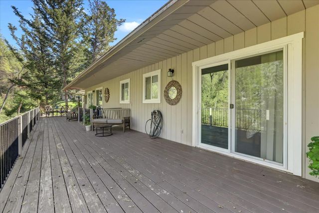 17862 Foxtail Dr, Penn Valley, CA 95946