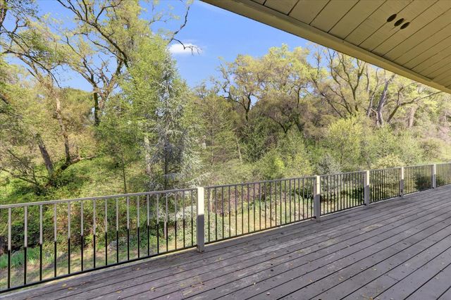 17862 Foxtail Dr, Penn Valley, CA 95946