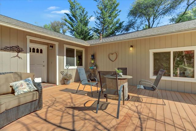 17862 Foxtail Dr, Penn Valley, CA 95946