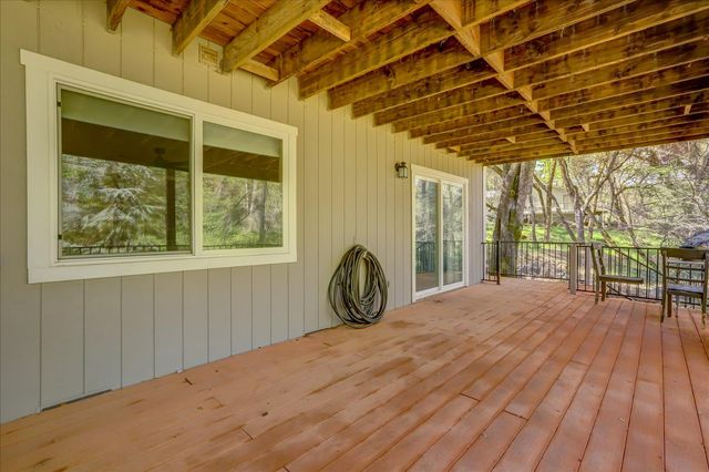 17862 Foxtail Dr, Penn Valley, CA 95946