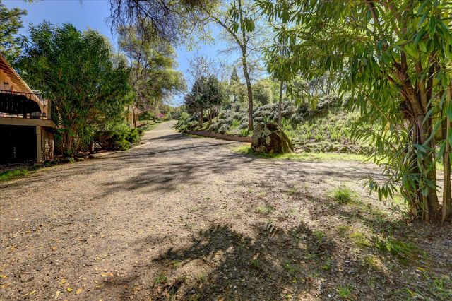 17862 Foxtail Dr, Penn Valley, CA 95946