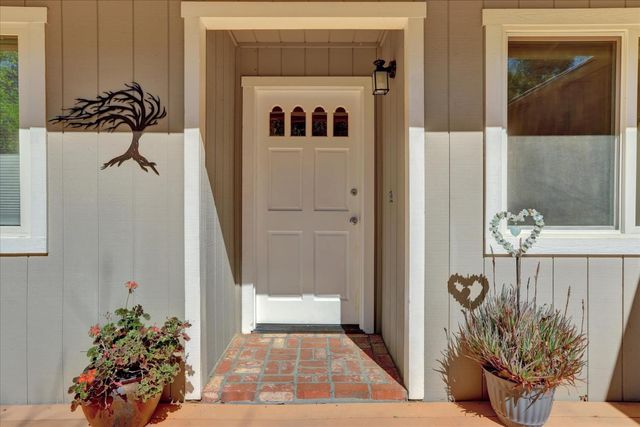 17862 Foxtail Dr, Penn Valley, CA 95946