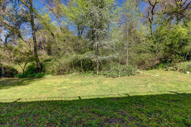 17862 Foxtail Dr, Penn Valley, CA 95946