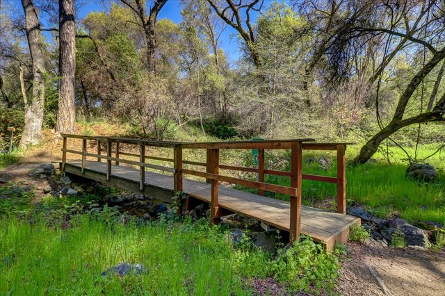 17862 Foxtail Dr, Penn Valley, CA 95946