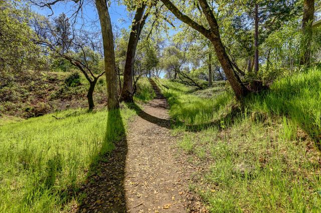 17862 Foxtail Dr, Penn Valley, CA 95946