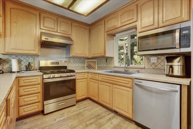 17862 Foxtail Dr, Penn Valley, CA 95946