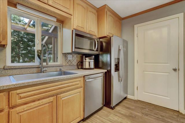 17862 Foxtail Dr, Penn Valley, CA 95946