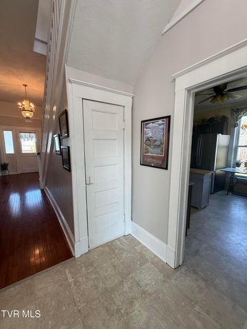 305 Texas Avenue, Bristol, VA 24201