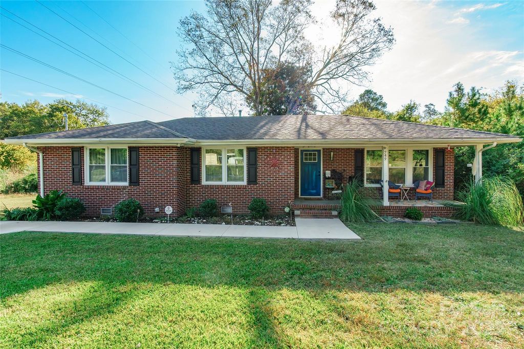 749 Meadowbrook Road, Chester, SC 29706