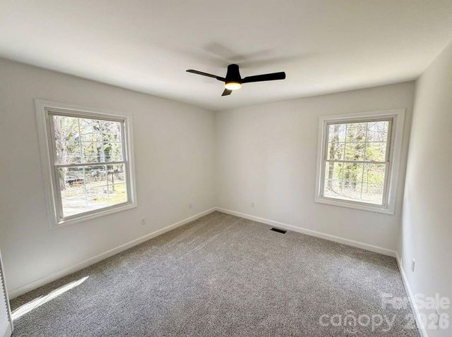 1423 Chelveston Drive, Charlotte, NC 28208