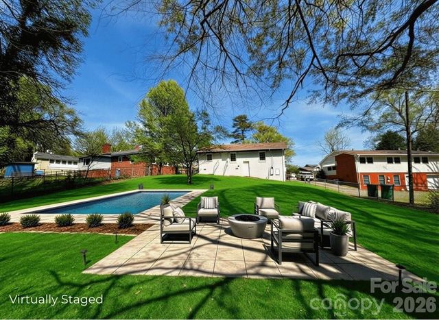 1423 Chelveston Drive, Charlotte, NC 28208