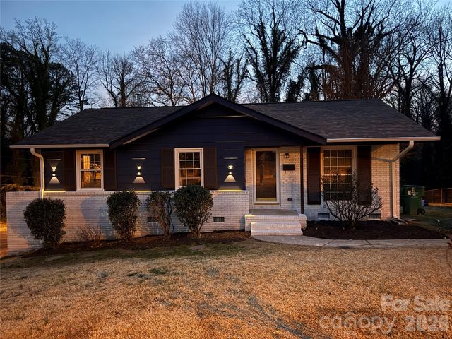 1423 Chelveston Drive, Charlotte, NC 28208