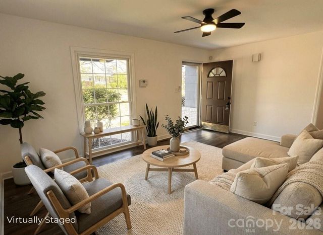 1423 Chelveston Drive, Charlotte, NC 28208